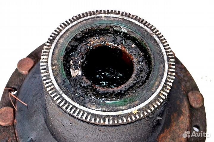 Ступица, барабанные тормоза, передний мост, правая