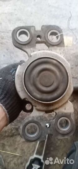 Опора кпп левая Land Rover Freelander 2 L359 224DT