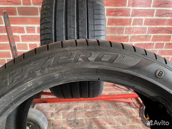 Pirelli P Zero PZ4 305/35 R21