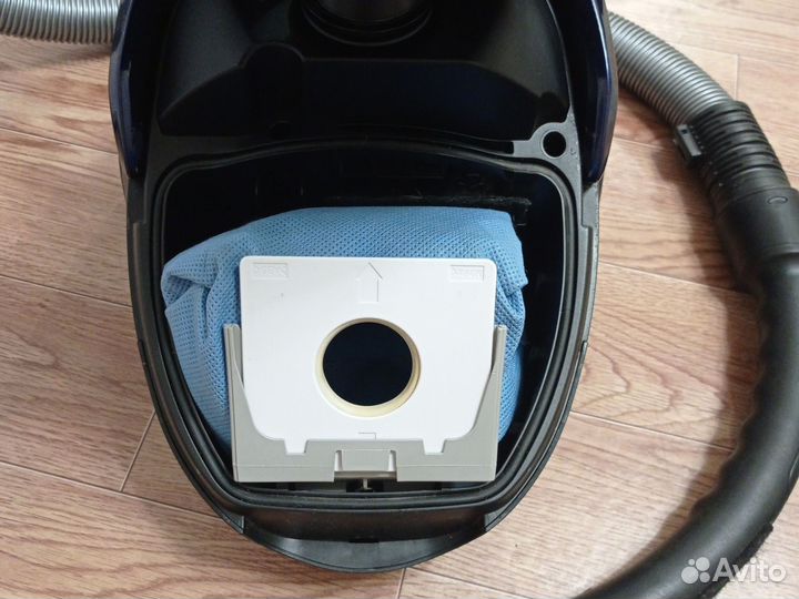 М О Щ Н Ы Й Пылесос L G