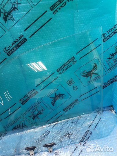 Стекло двери передней левой Suzuki Grand Vitara