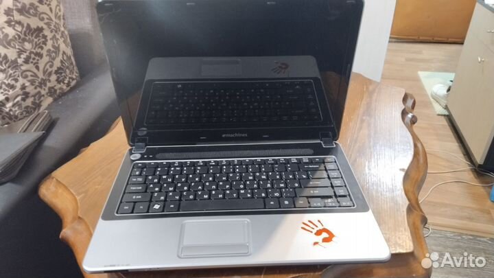 Ноутбук eMachines D440-1202G16Miks