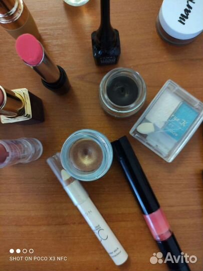 Косметика Avon