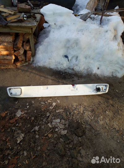 Накладка на заднюю дверь Мазда Бонго Френди