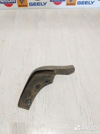 Брызговик передний Renault duster