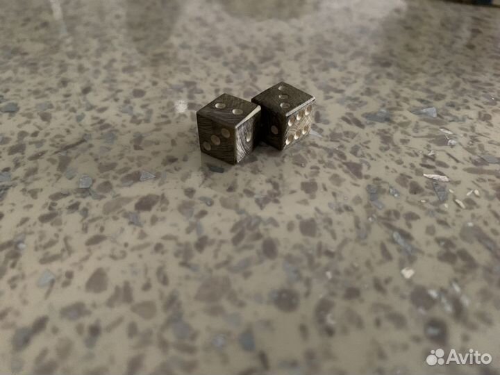 Кости (зарики) из бивня мамонта