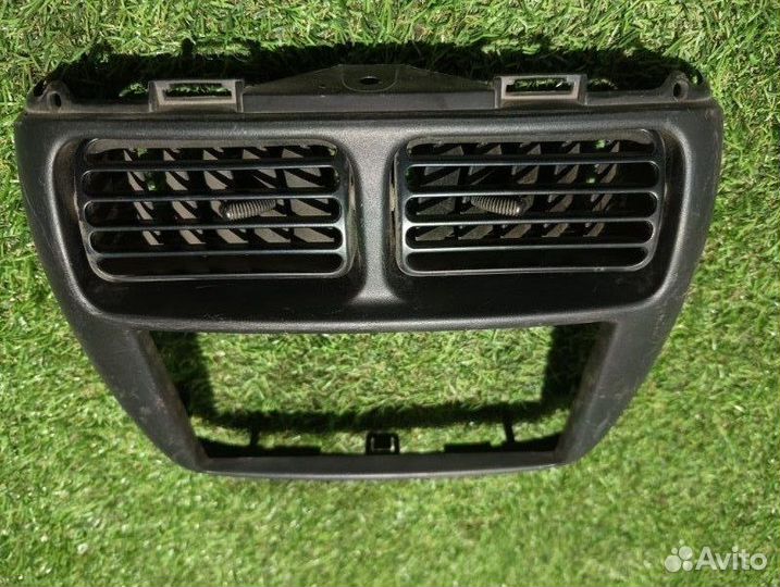 Консоль магнитофона передний Chevrolet Cruze HR