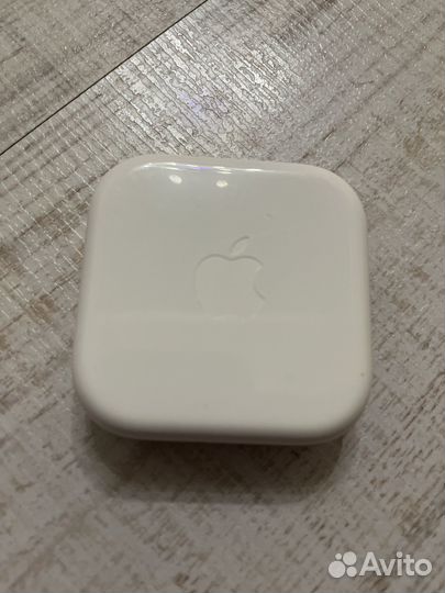 Коробка от оригинальных наушников Apple проводных