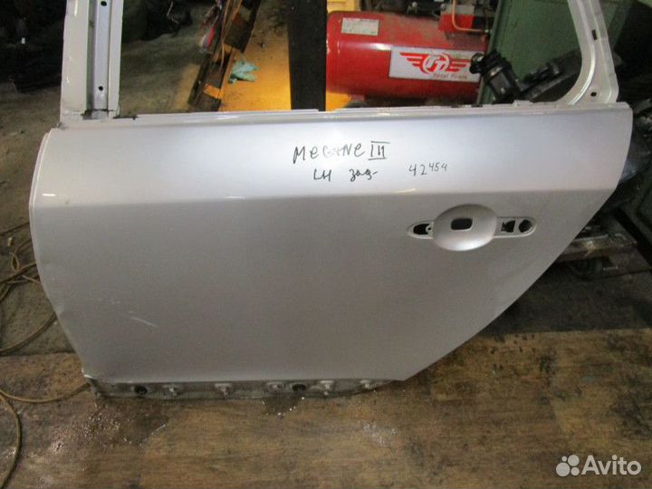 Дверь задняя левая Renault Megane III 2009-2016 (у