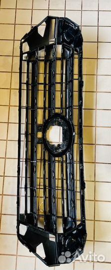 Решетка радиатора toyota land cruiser 200 2015+