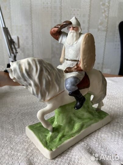 Богатырь Илья Муромец на коне. Полонский фарфор