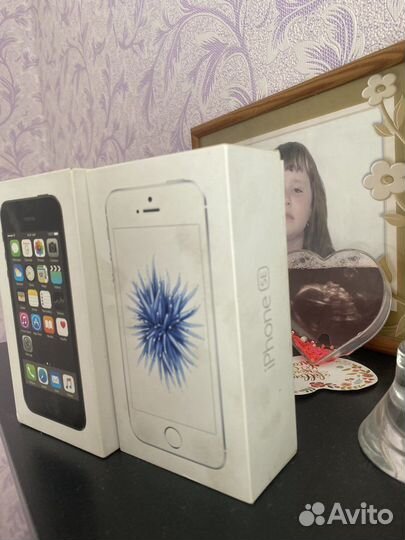 Коробка от iPhone SE;5