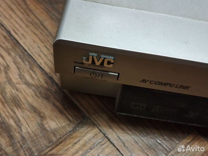 Видеомагнитофон jvc