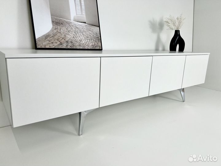 Белая тумба 