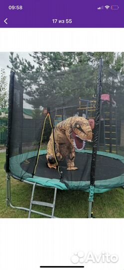 Надувной динозавр, сумоист