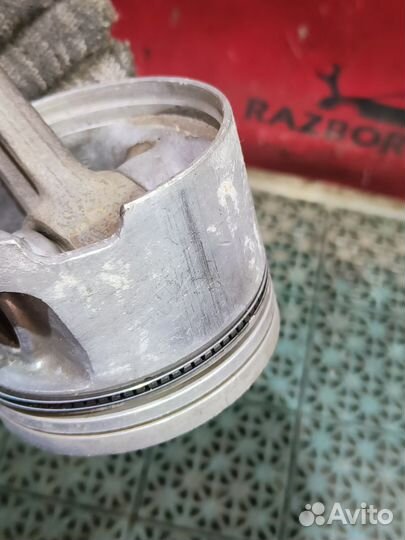 Пoршeнь с шатуном Аudi 80 В3 1.8 SD 82,485