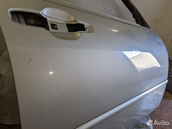 Передняя правая дверь Toyota Altezza
