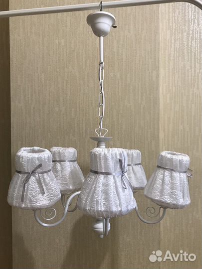 Люстра в отличном состоянии