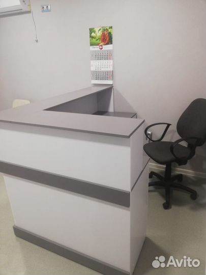 Стойка ресепшн