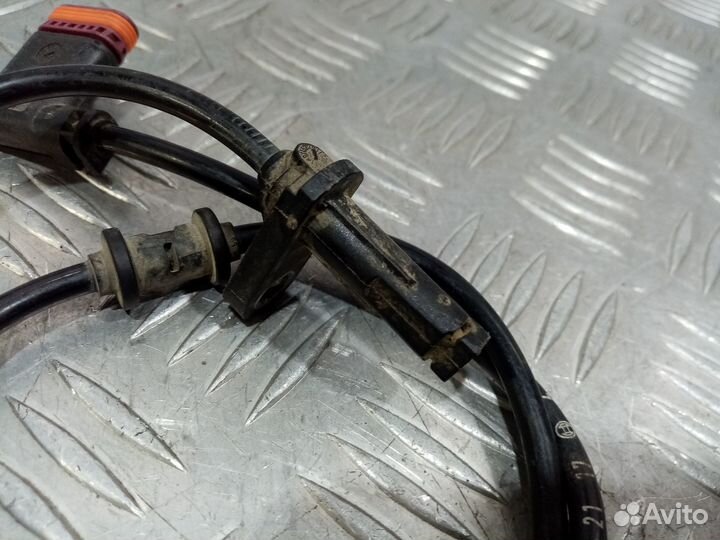 Б/У Датчик ABS задний W212#001