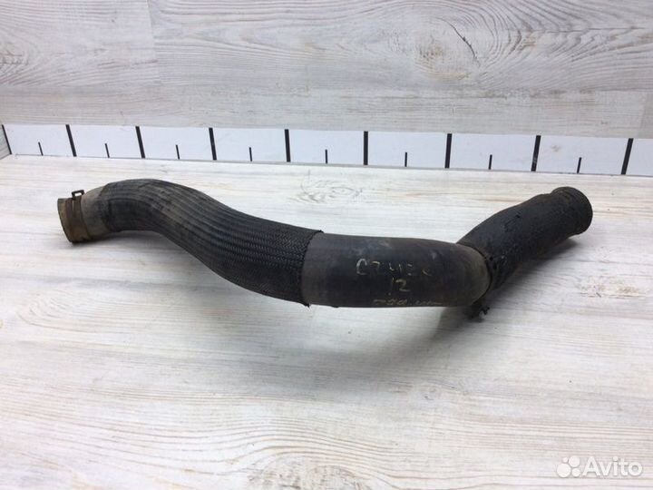 Патрубок радиатора нижний Chevrolet Cruze седан 1