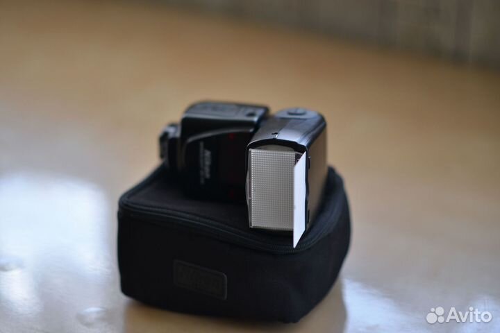 Вспышка Nikon Speedlight SB-700