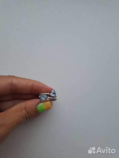 Серебряное кольцо с натуральным топазом