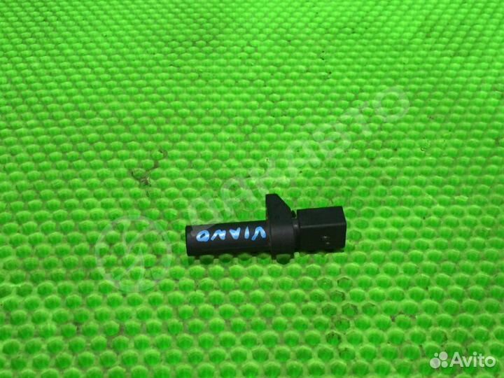 Датчик положения коленвала Mercedes-Benz E W211