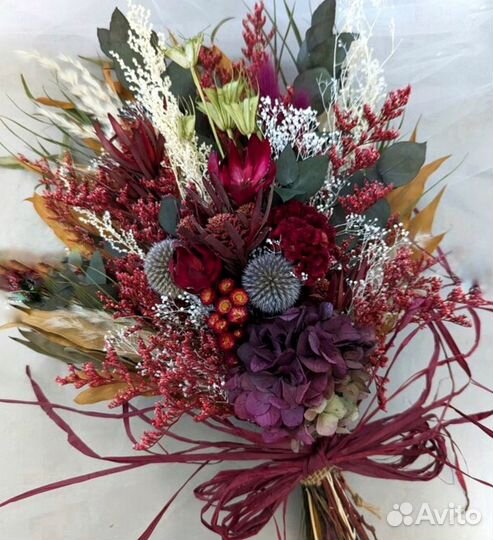 Букет из стабилизированных цветов и сухоцветов