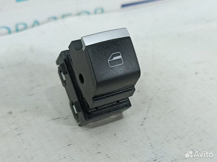 Кнопка стеклоподъемника передняя правая Chery