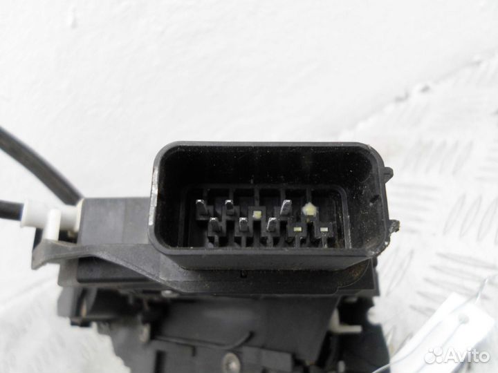 Замок двери задней правой Land Rover Discovery 4 LA 8X2A26412BC
