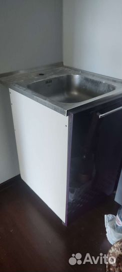 Раковина с тумбой для кухни
