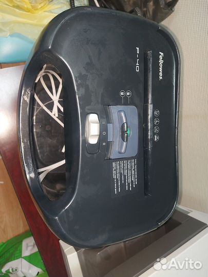 Уничтожитель бумаги -шредер Fellowes P-40