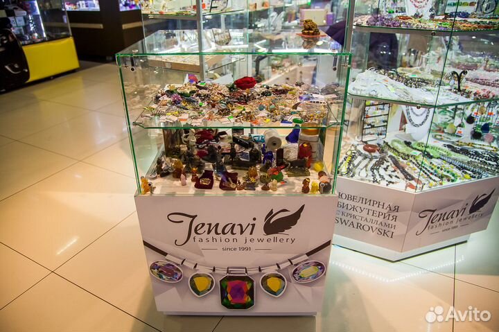 Остров по продаже аксессуаров для телефонов