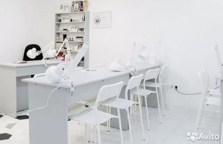 Курсы маникюра EMi