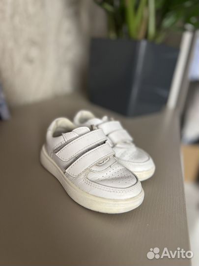 Кроссовки котофей 25