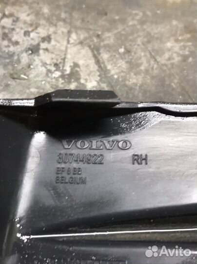 Решетки бампера Volvo S40 2004-2012