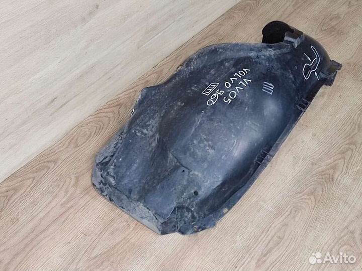 Подкрылок передний правый, Volvo 960