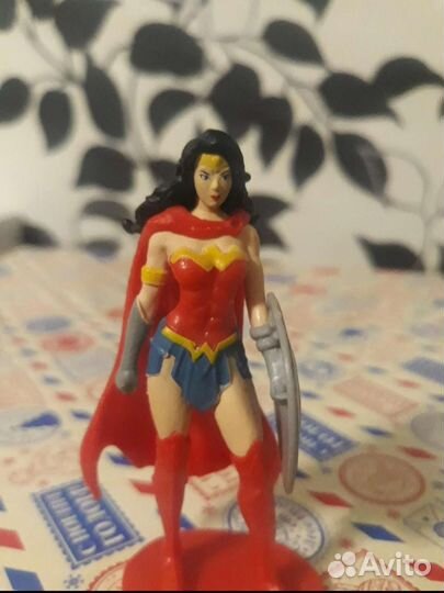 Фигурка чудо женщины