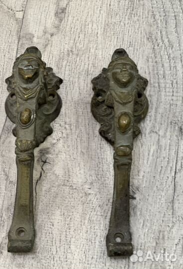 Бронзовые дверные ручки