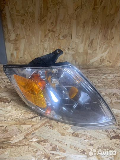 Поворотник правый Mazda MPV 1999 LW5W