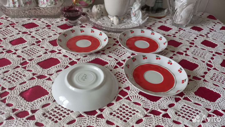 Чайные блюдца Дулево