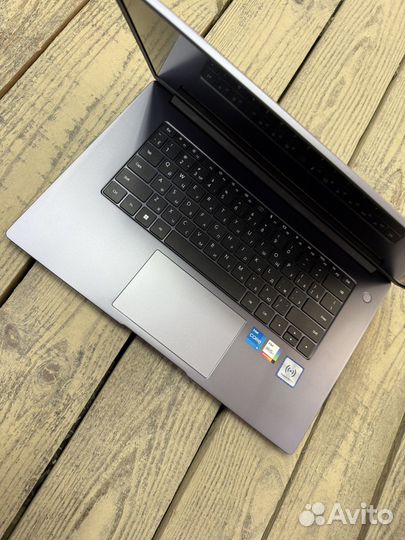 Новый ноут Huawei Matebook B3-520 core i5/8/512