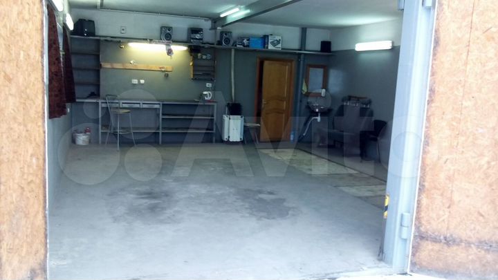 Гараж, > 30 м²