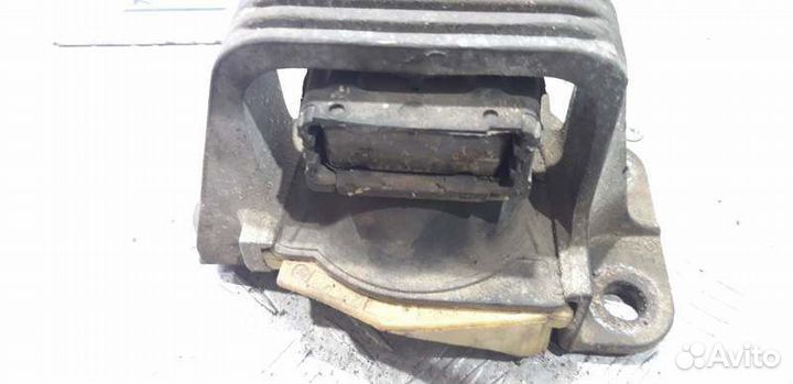 Опора двигателя правая K9K Renault Megane 3