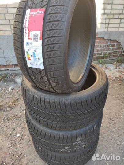 Fronway IceMaster II 315/35 R21 и 275/40 R21 104H