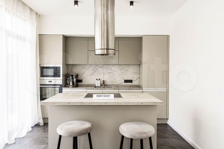 Коттедж 188 м² на участке 8 сот.