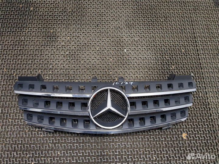 Решетка радиатора Mercedes ML W164, 2007