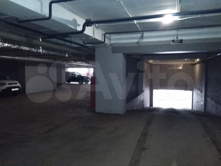 Машиноместо, 14 м²