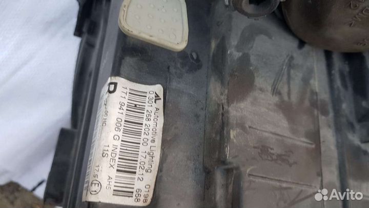 Фара правая на Volkswagen Touran